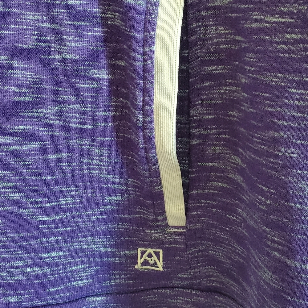 Avalancha top Long Sleeve. - Picture 4 of 9